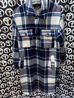 NEW LOOK BLUE /WHITE BUTTON DOWN PLAID COAT SZ L